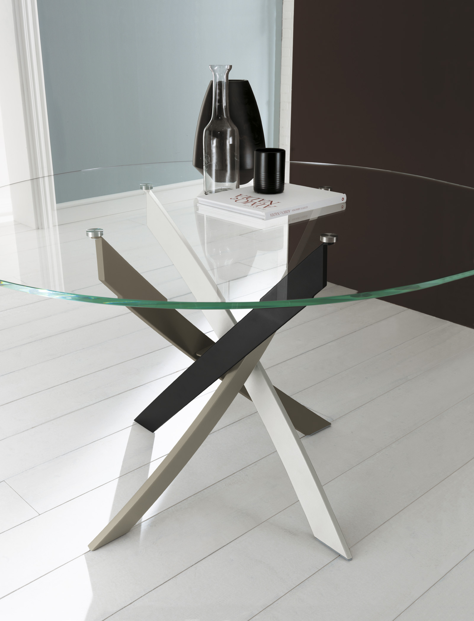 Artistic Round Dining Table