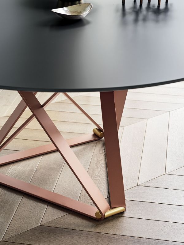Deltaro Round Dining Table